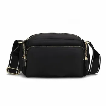Найлонова чанта през рамо с лъскав дизайн от черен найлон 2